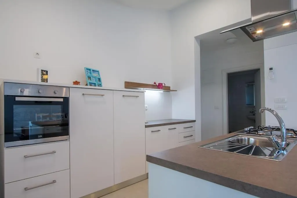 Family Friendly Apartments With A Swimming Pool Verunic, Dugi Otok - 14286 Veli Rat