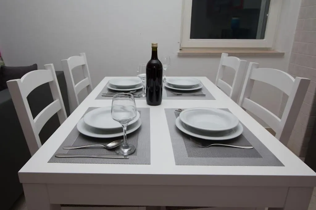 Family Friendly Apartments With A Swimming Pool Verunic, Dugi Otok - 14286 Veli Rat